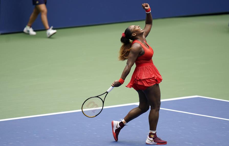 Serena remonta y avanza a semifinales en el Abierto de Tenis de Estados Unidos