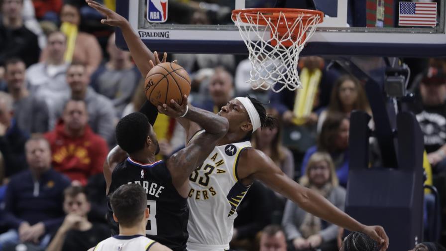 George acalla abucheos; Clippers vencen a Pacers