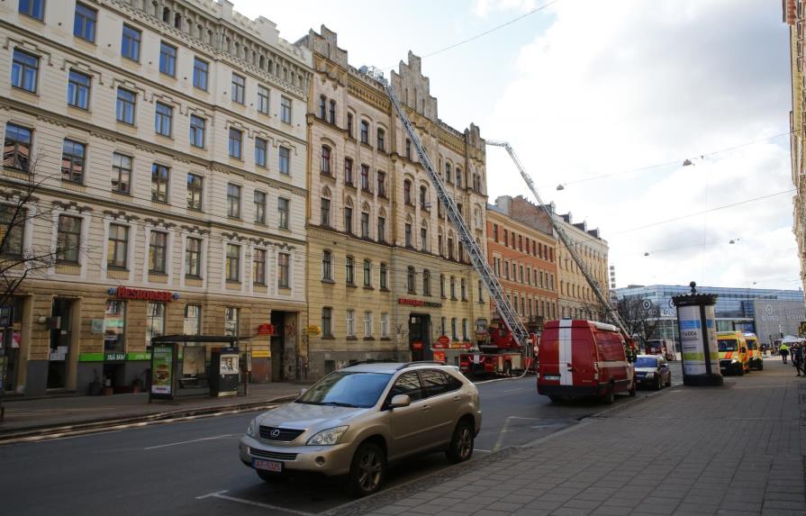 Ocho muertos en un incendio en la capital de Letonia