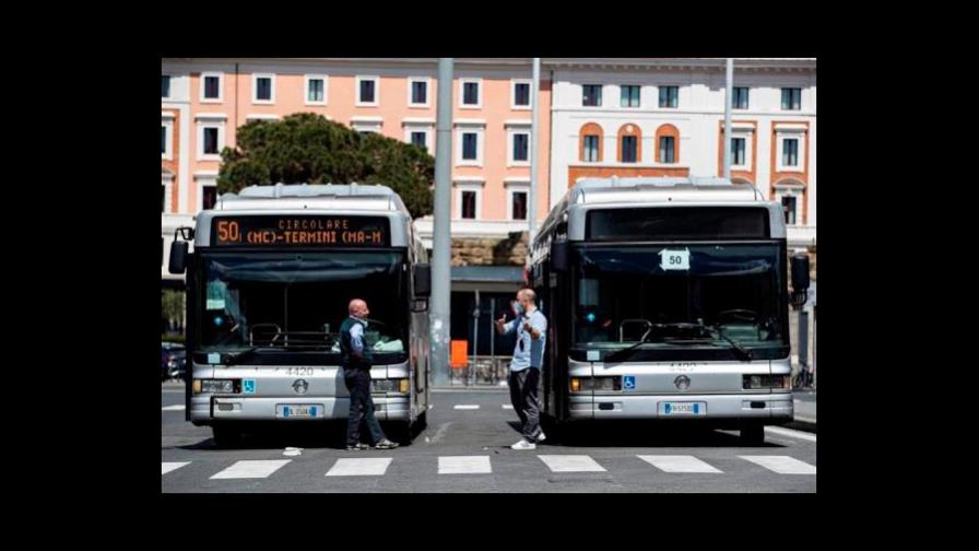 Los contagios siguen bajando en Italia a cinco días de su lenta desescalada Los contagios siguen bajando en Italia a cinco días de su lenta desescalada
