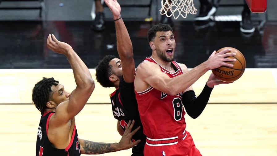 LaVine y Markkanen guían a Bulls a triunfo sobre Raptors
