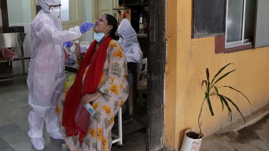 India reabre su Parlamento con medidas contra el coronavirus