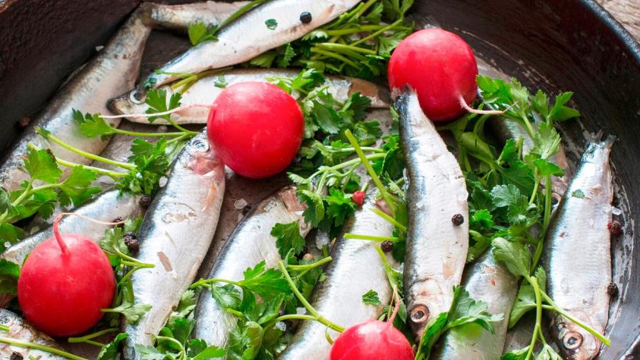 Las dietas a base de plantas y pescado reducen la gravedad del COVID-19 