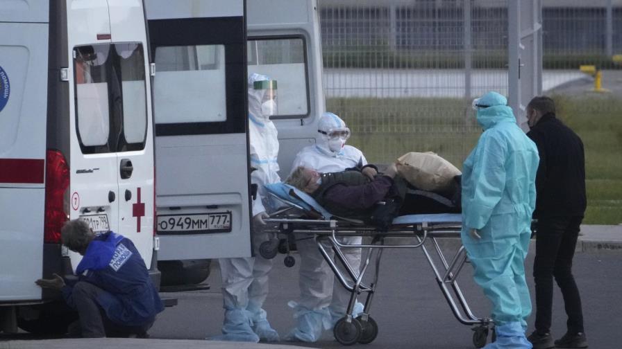 Rusia rompe marcas de infecciones y muertes por COVID-19