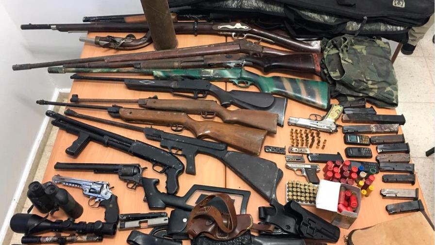 Incautan arsenal en Villa Tapia 