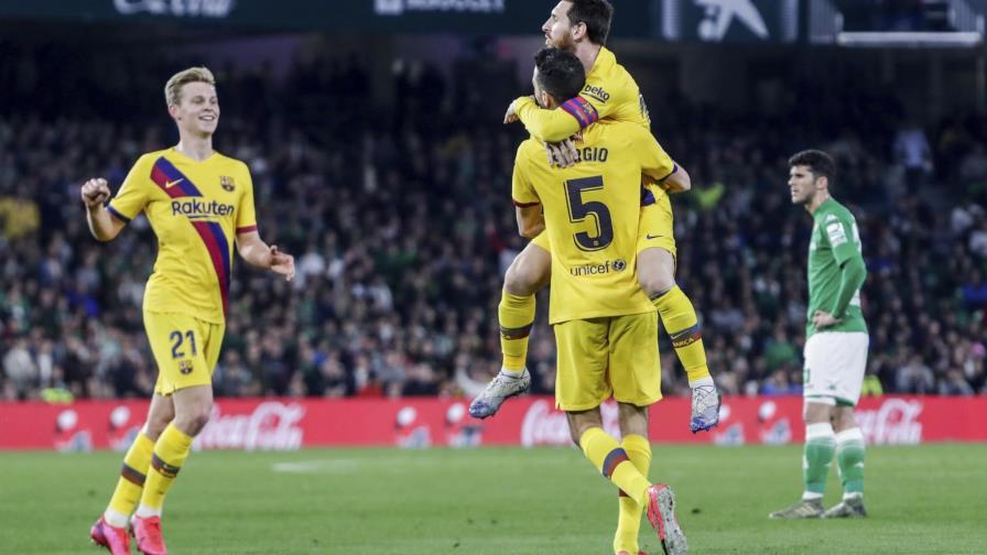 Barcelona remonta y sigue a tres puntos del Real Madrid Barcelona remonta y sigue a tres puntos del Real Madrid