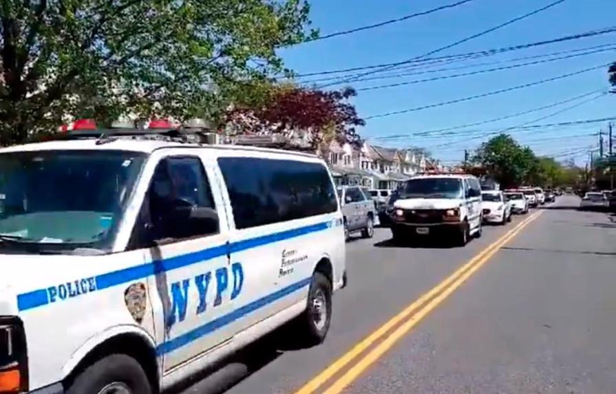 VIDEO | Policías salen en caravana a celebrar el décimo cumpleaños de niño en Brooklyn