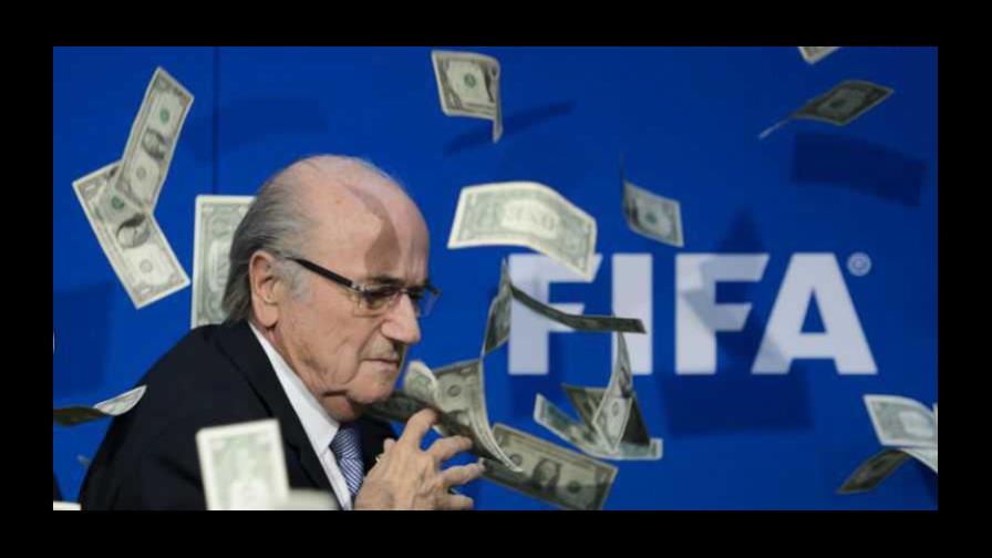 Joseph Blatter todavía sigue en el ojo de la FIFA