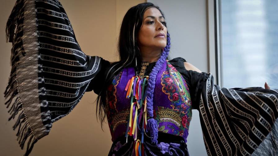 Lila Downs lanza canción benéfica El silencio