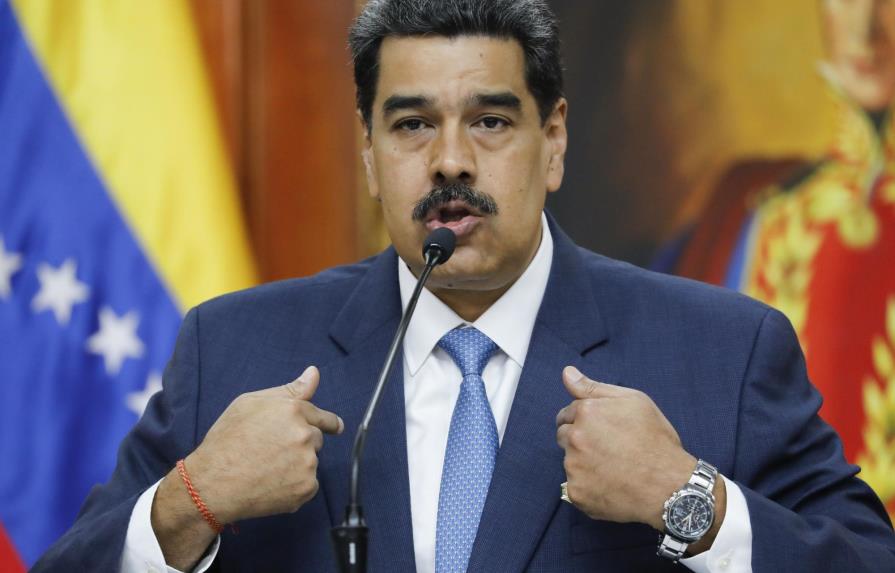 Maduro ordena reestructuración de petrolera venezolana