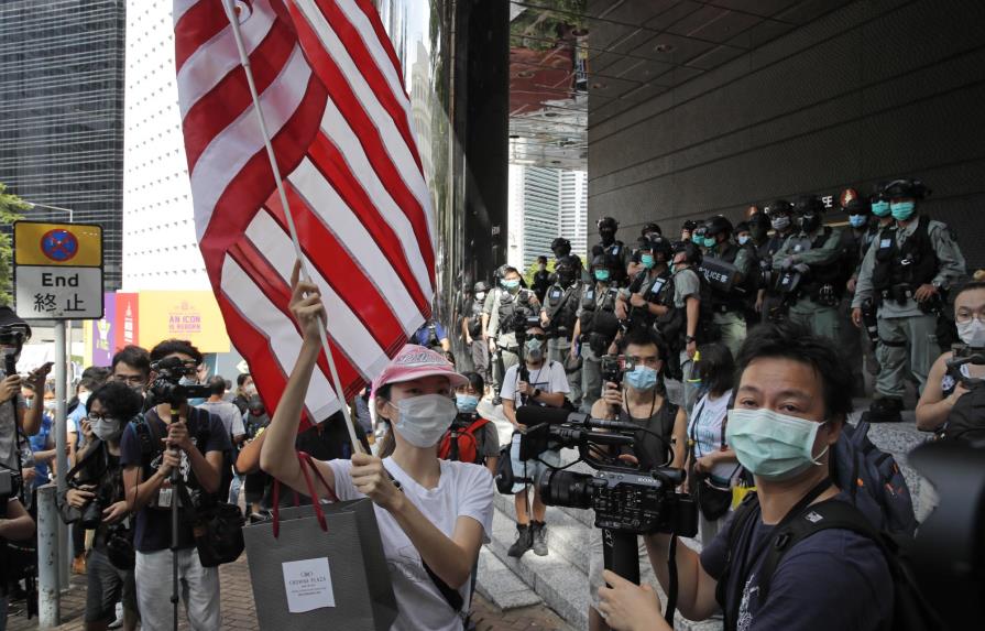 EEUU emite advertencias sobre viajes a China y Hong Kong