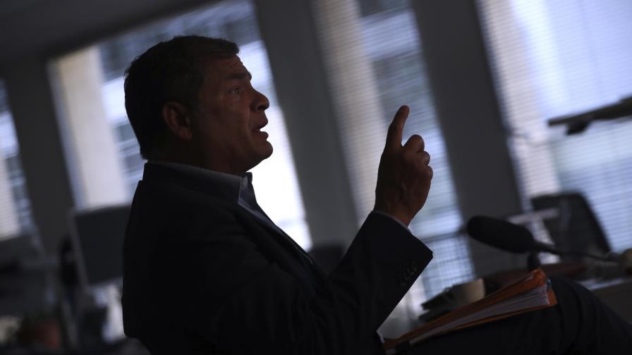 Ecuador pide a Interpol extraditar a expresidente Correa Ecuador pide a Interpol extraditar a expresidente Correa