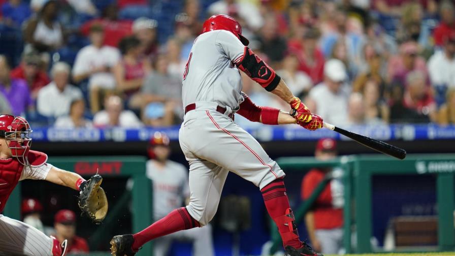 Rojos ganan 6-1 a Filis, con jonrones de Votto y Suárez