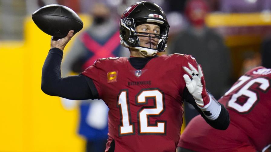 Brady conduce a Bucs a triunfo sobre Washington en playoffs