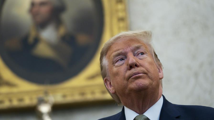 Trump recurre a tácticas conocidas en torno a coronavirus