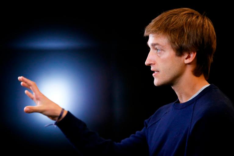 El fundador y presidente de Glovo, Oscar Pierre, entrevistado en la sede de la empresa de reparto a domicilio en Barcelona el 3 de diciembre de 2019.