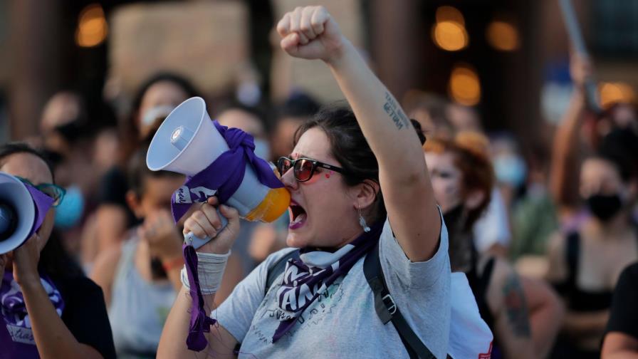 La pandemia roba derechos a las mujeres e impide celebrar en masa su gran día