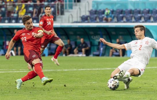 España vence por penales a Suiza y avanza a semis en la Euro