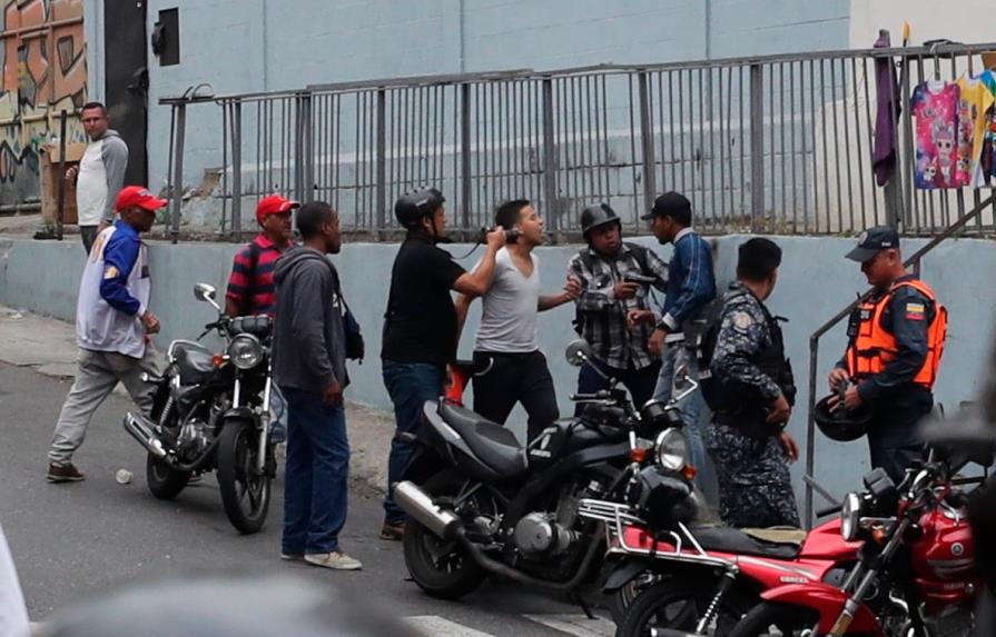 Guaidó dice: Toma paramilitar del Parlamento devela dictadura de Maduro