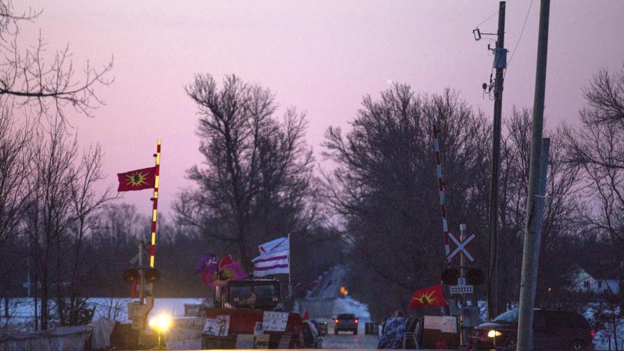 Canadá: Policía dispersa protesta indígena por gasoducto en Canadá Canadá: Policía dispersa protesta indígena por gasoducto en Canadá