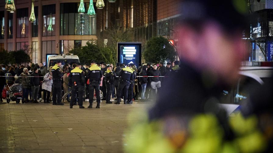 Lesionan a 3 personas con un cuchillo en La Haya Lesionan a 3 personas con un cuchillo en La Haya