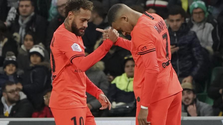 Con 2 de Mbappé, PSG amplía su ventaja a 7 puntos