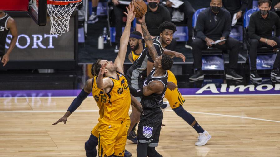 Jazz aplastan a Kings 154-105 y frenan racha de 2 derrotas