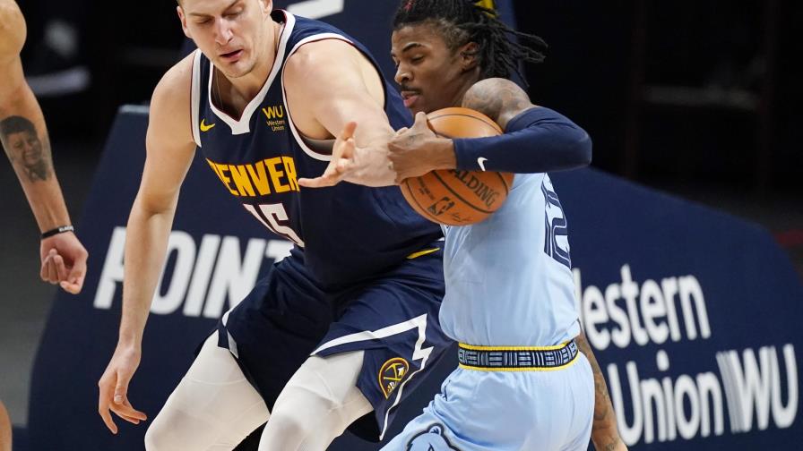 Jokic anota 47, Nuggets vencen a Grizzlies en tiempo extra