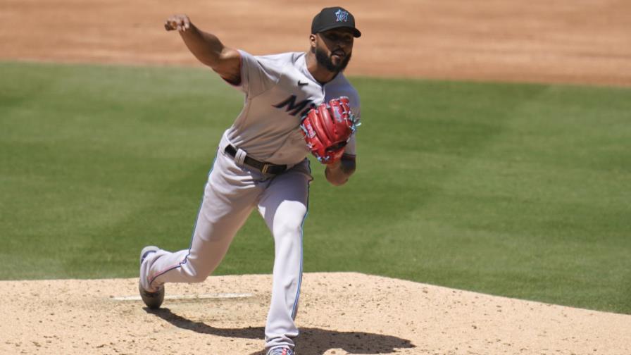 Alcántara brilla en 7 innings; Marlins vencen a Padres