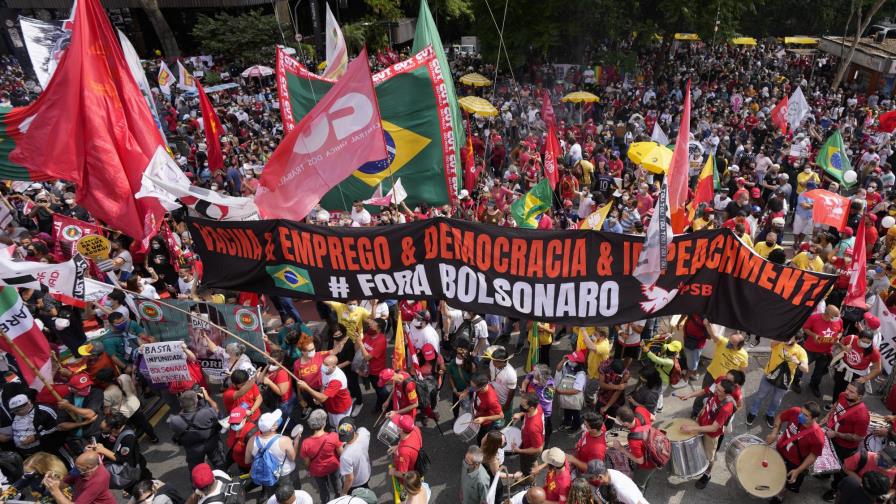 Brasil: Protestan por estrategia de Bolsonaro ante pandemia