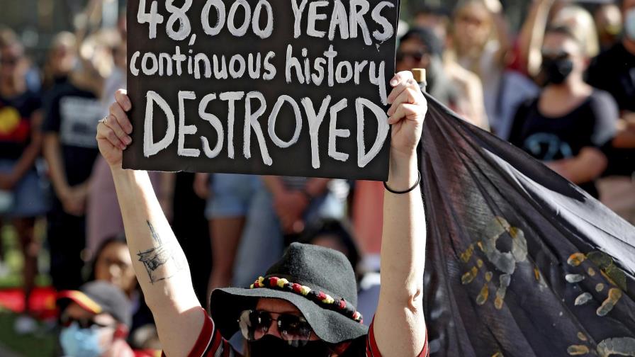 CEO de Rio Tinto deja compañía por destrucción en Australia