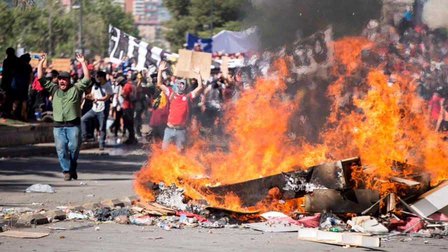 Diez datos de las protestas en Chile tras cinco días seguidos de disturbios Diez datos de las protestas en Chile tras cinco días seguidos de disturbios