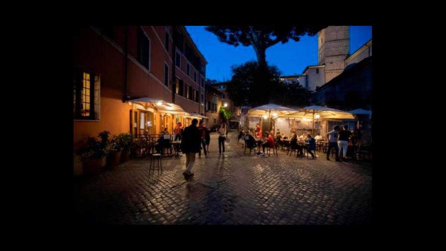 Italia confirma que sigue bajando la curva pero no excluye aumento de casos