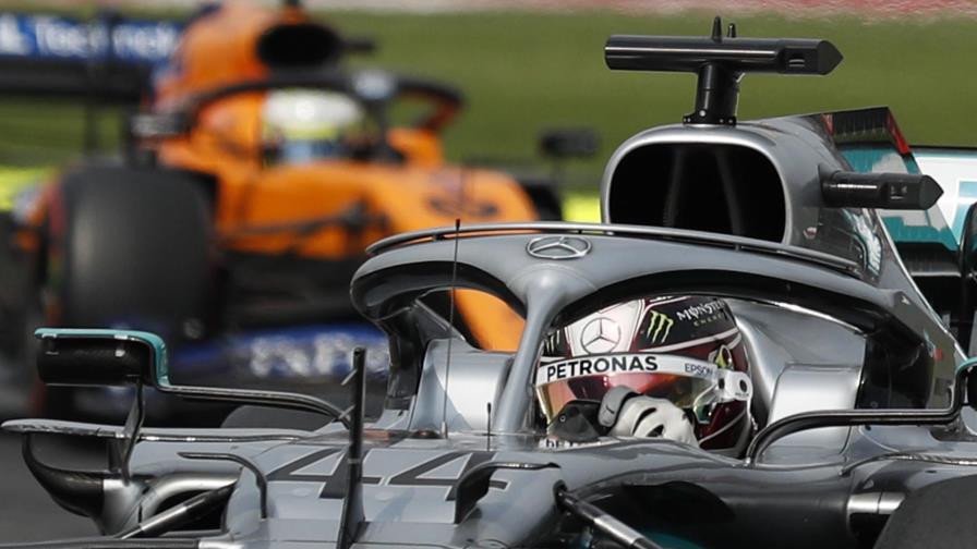 Hamilton triunfa en México, pero aún no es campeón del mundo