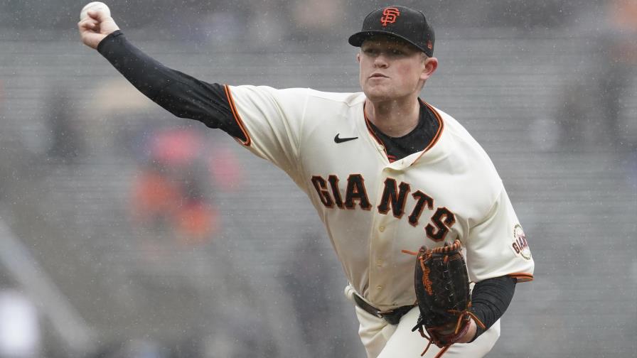 Webb brilla en la loma y con el bate ante los Marlins