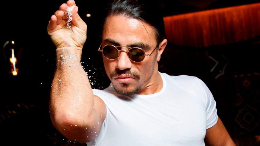 El chef turco “Salt Bae” enseña a su personal a lavar los platos “como un diamante” El chef turco “Salt Bae” enseña a su personal a lavar los platos “como un diamante”