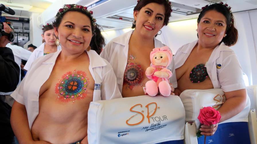 La prevención del cáncer de mama llega hasta los cielos de Ecuador La prevención del cáncer de mama llega hasta los cielos de Ecuador