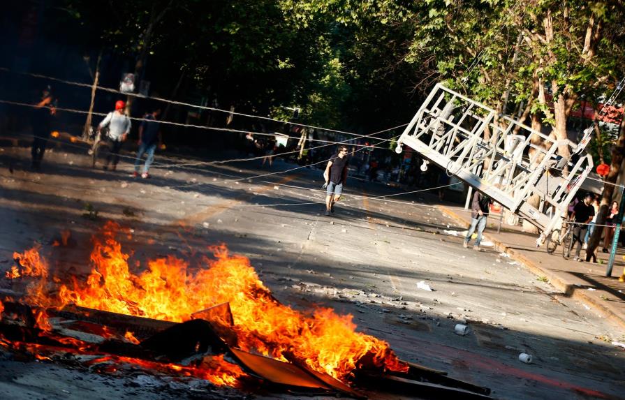 Chile cumple tres semanas de protestas con una masiva marcha en Santiago