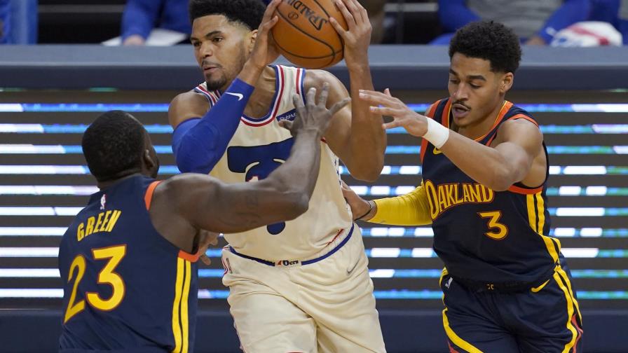 Harris responde al final; 76ers vencen a Warriors