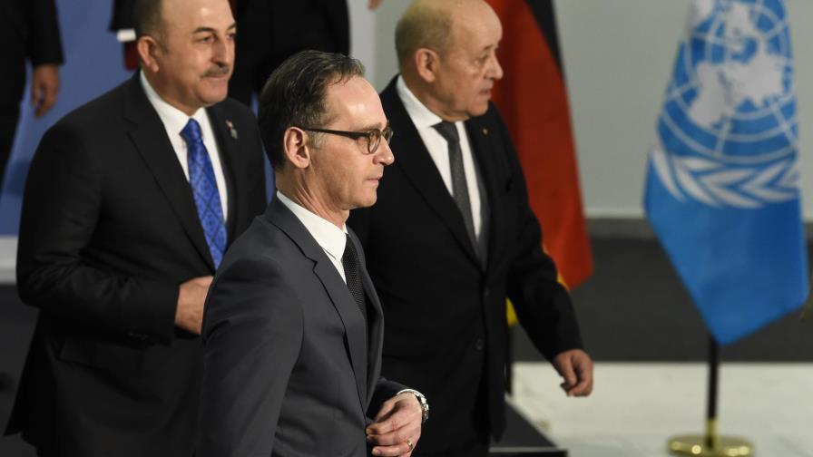 Países prometen mantener embargo de armas en Libia