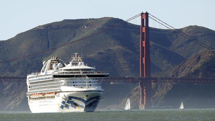 COVID-19: Detienen crucero frente a la costa de California COVID-19: Detienen crucero frente a la costa de California