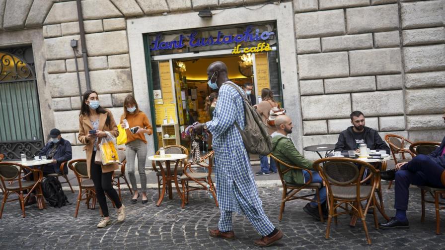 Italia registra récord diario de 34.505 casos de coronavirus