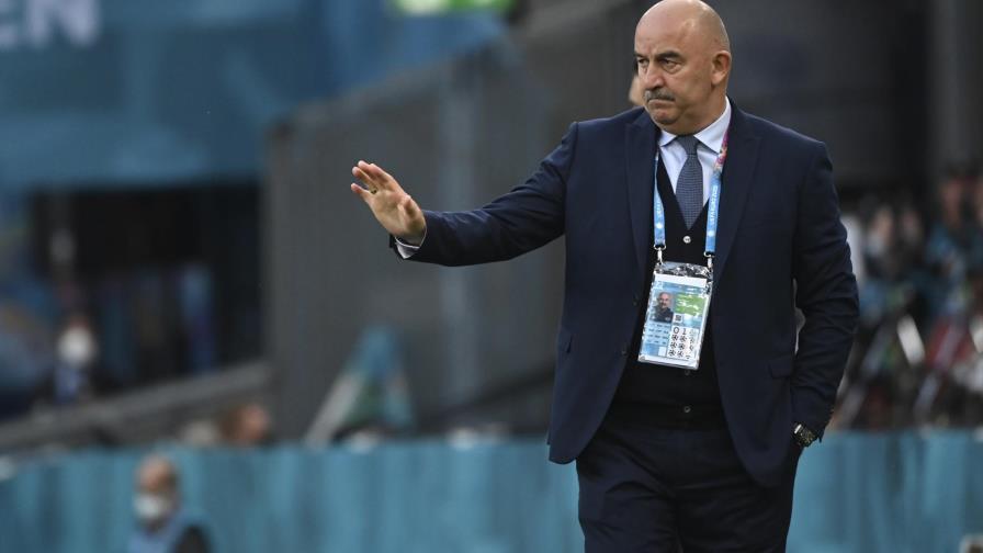 Cherchesov deja dirección técnica de la selección de Rusia