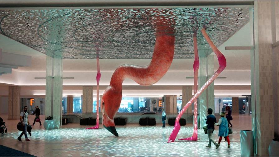 Un flamenco rosa de 6.5 metros de alto pescará en un aeropuerto de Florida