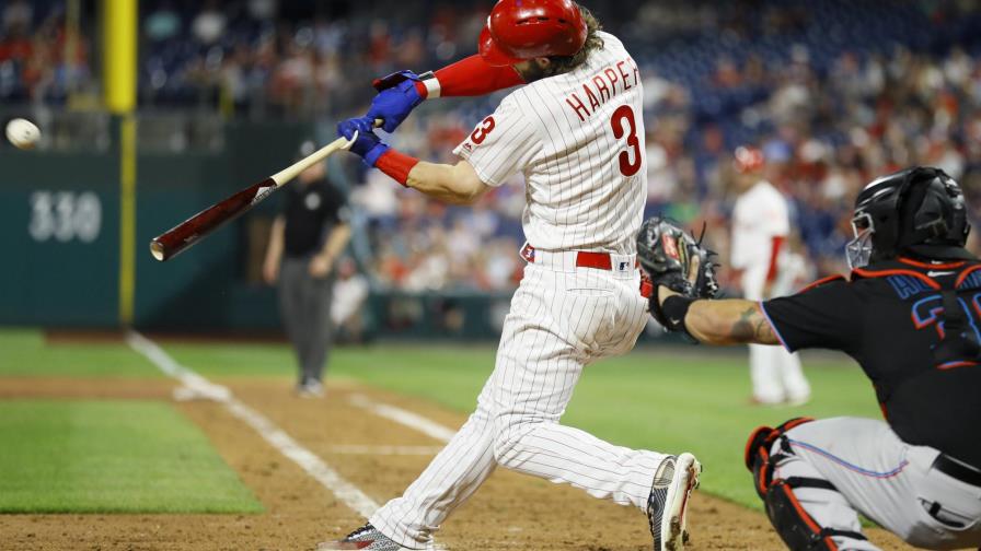 Harper, Hernández y Franco pegan jonrón en victoria de Filis