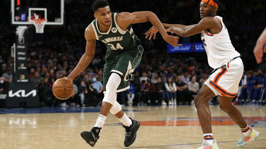 Bucks despachan 112-97 a unos disminuidos Knicks