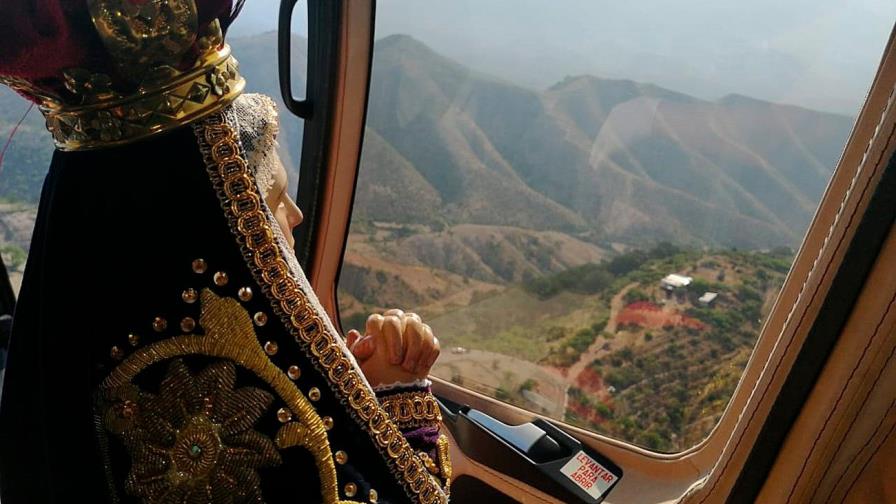 La Virgen sobrevuela México para bendecir a los pueblos frente a la pandemia