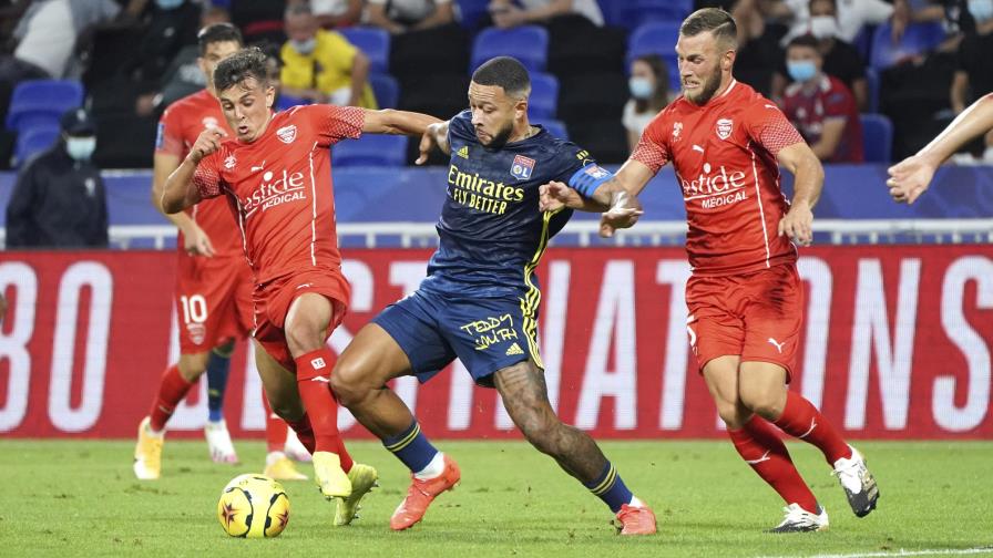 Lyon sigue sin ganar, empata 0-0 con Nimes