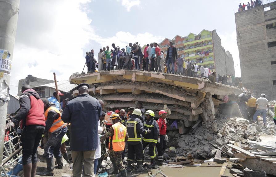 Cae edificio residencial en Kenia, matando a dos personas