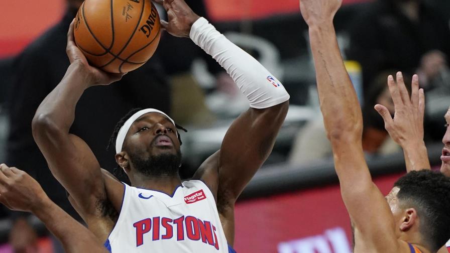 Pistons derrotan a Suns en tiempo extra